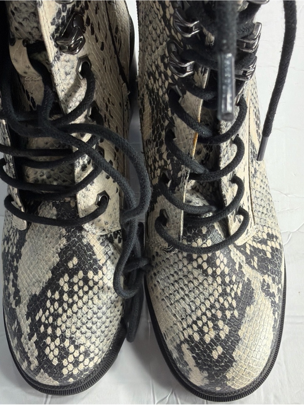 Steve Madden Girl Dillan Faux Snake Skin Chunky Heel Combat Boots Women’s 9.5